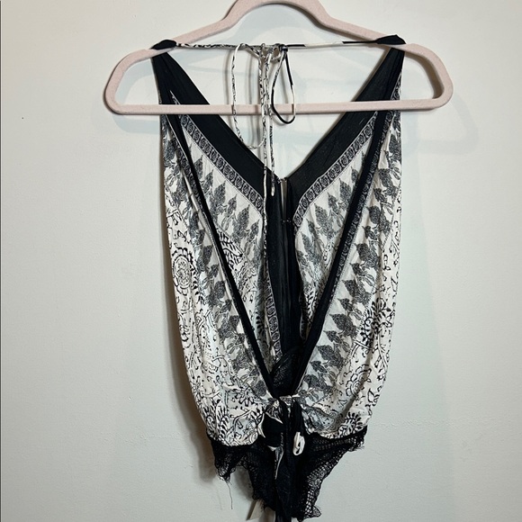 Free People Black and White Patterned Bodysuit - Picture 5 of 7